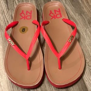 DKNY woman’s slippers 🥰❤️🩴
